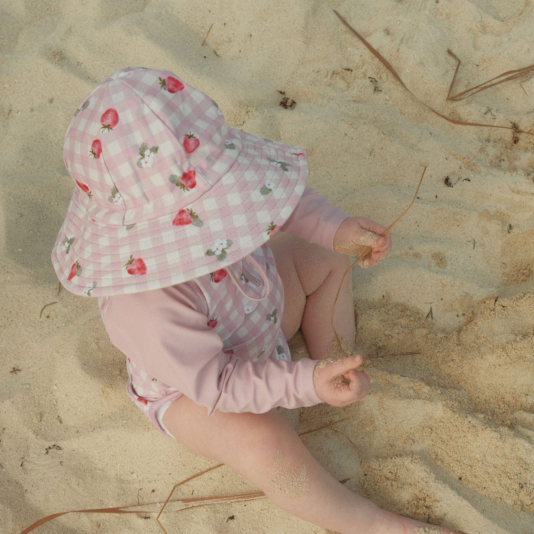 Chapeau UV Imprimée Fraises 0-3ans Coco Mango - Image 7