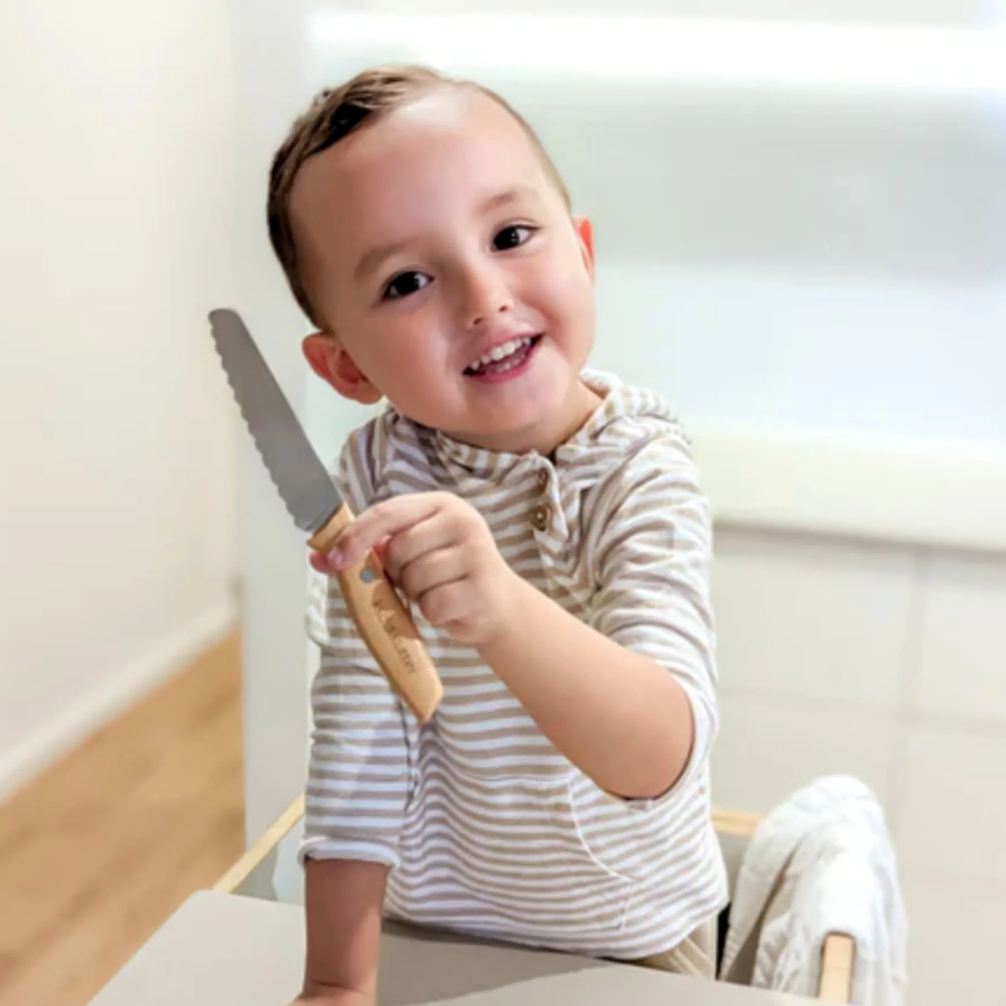 Couteau de Sécurité pour Enfants Kiddikutter avec Manche en Bois - Image 4