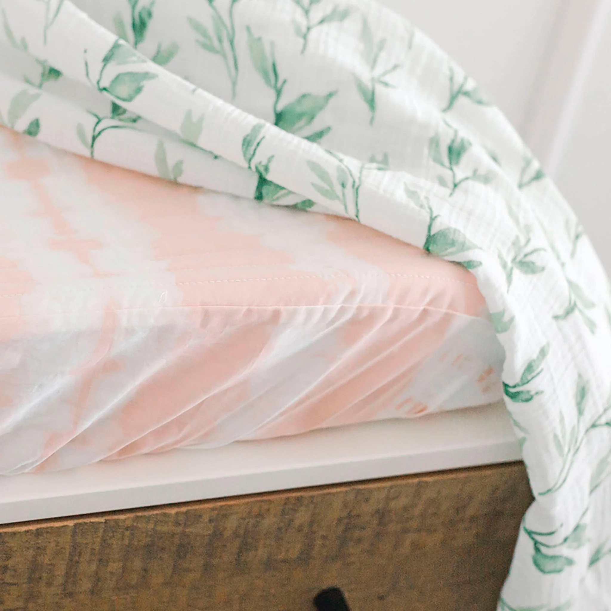 Housse de Matelas à Langer Parker - Rose tie-dye - Image 5
