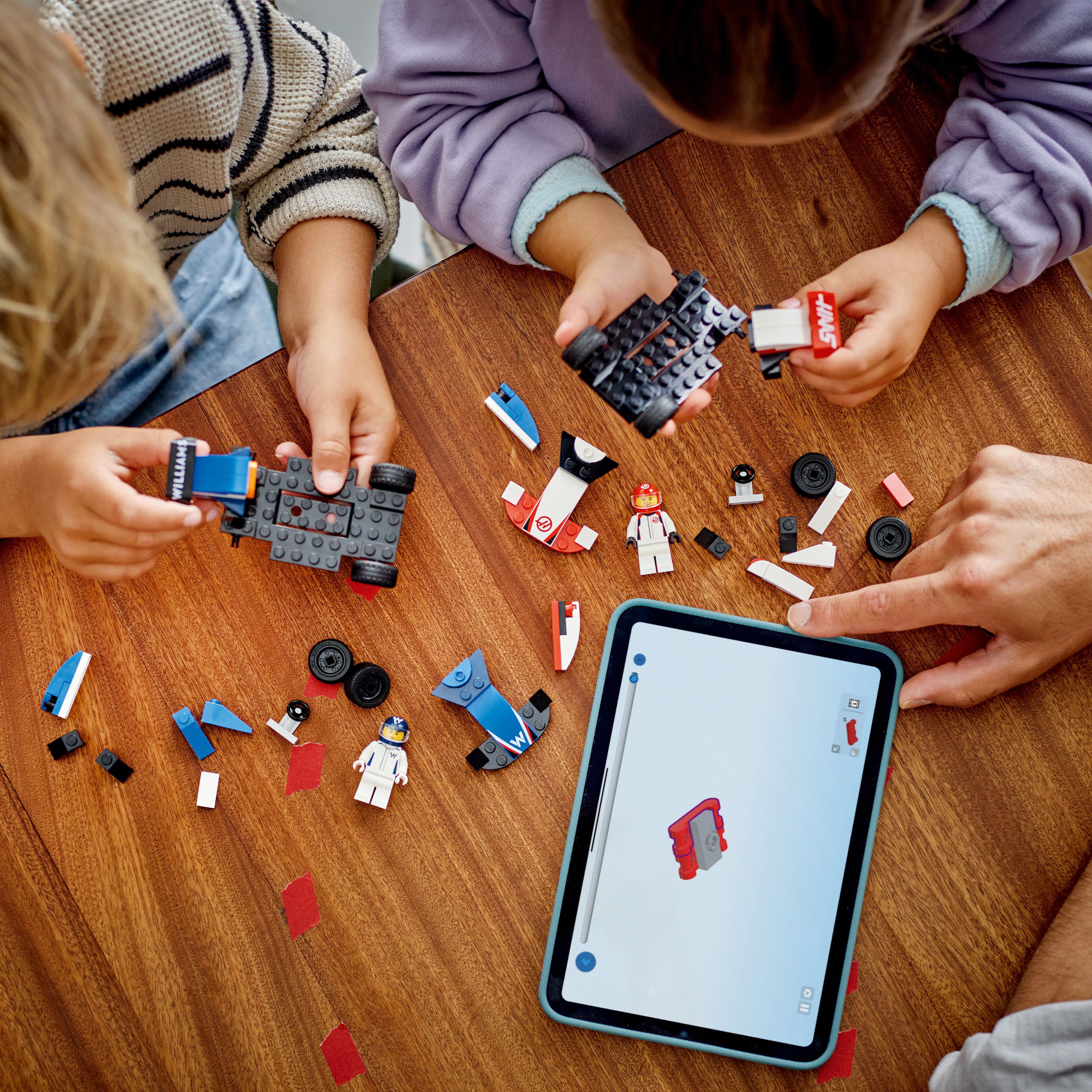LEGO® City Les voitures de course de F1® Williams Racing et Haas F1® - Image 3
