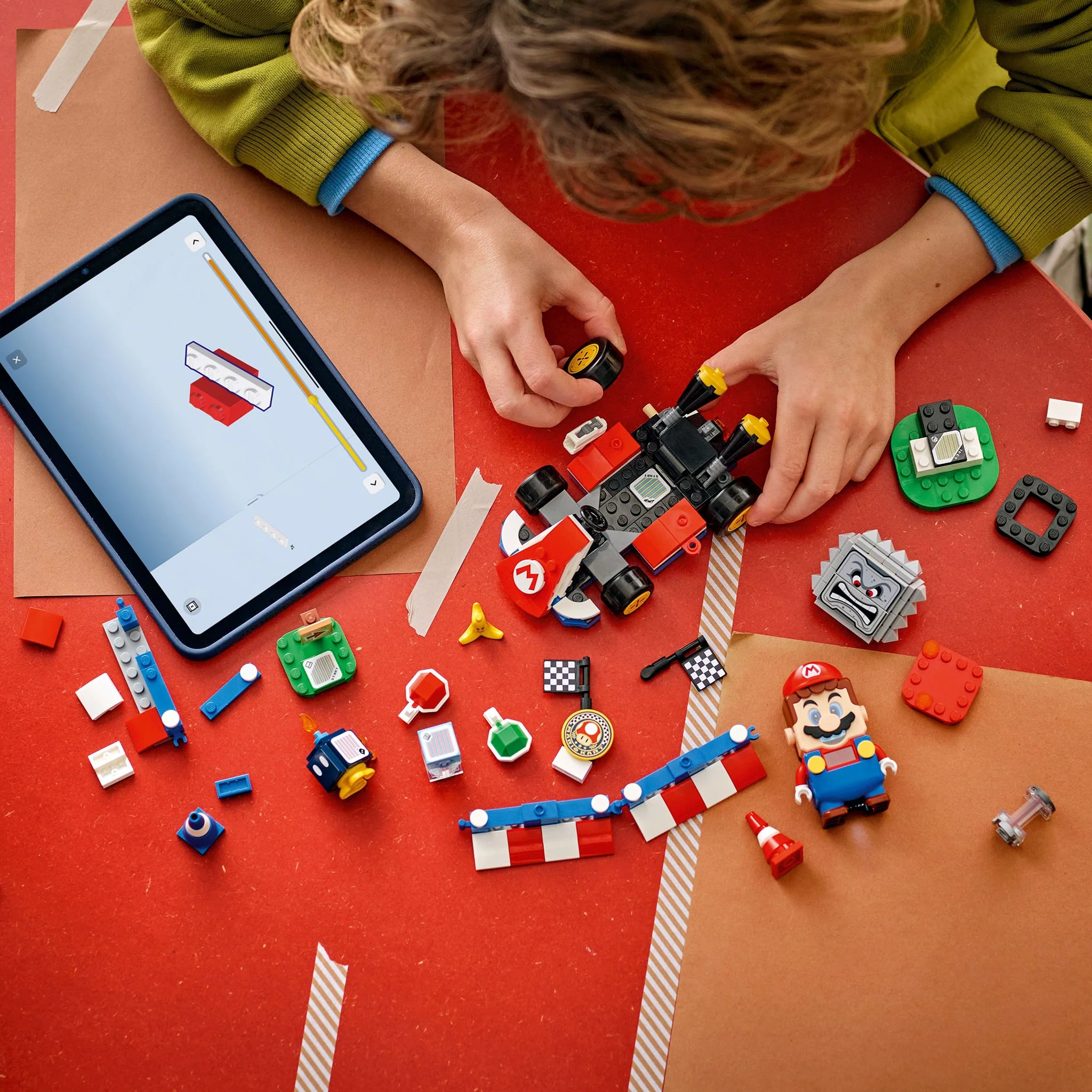 LEGO® Super Mario™: Mario Kart™ – LEGO® Mario™ interactif et kart standard - Image 3