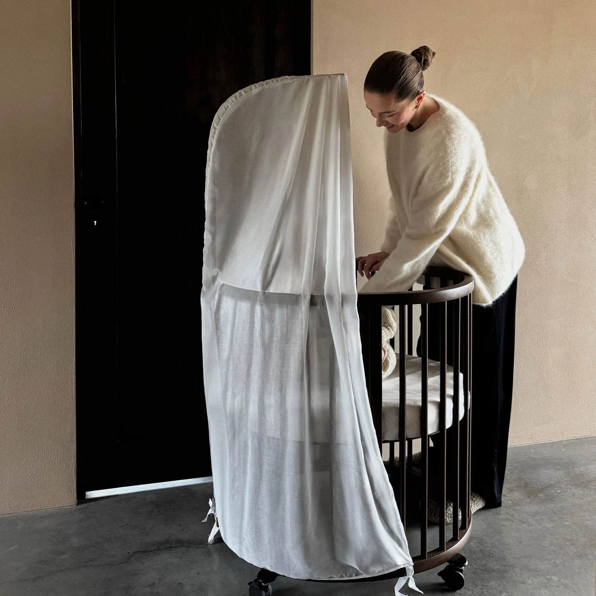 Mini Couchette Stokke® Sleepi™ V3 avec Matelas - Brun - Image 11