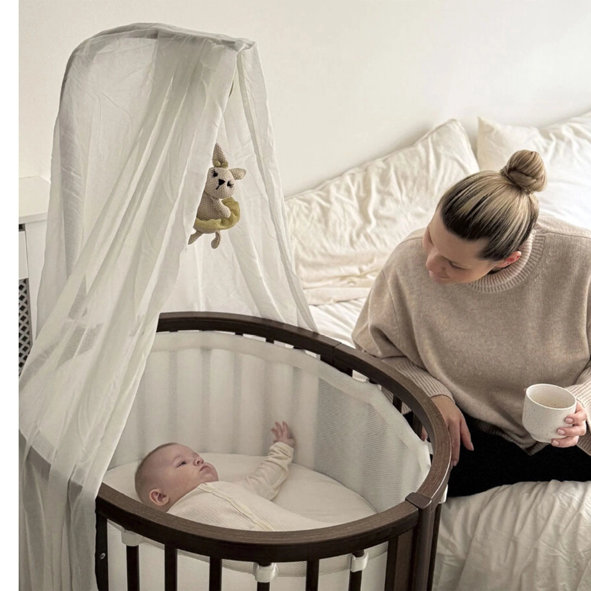 Mini Couchette Stokke® Sleepi™ V3 avec Matelas - Brun - Image 7
