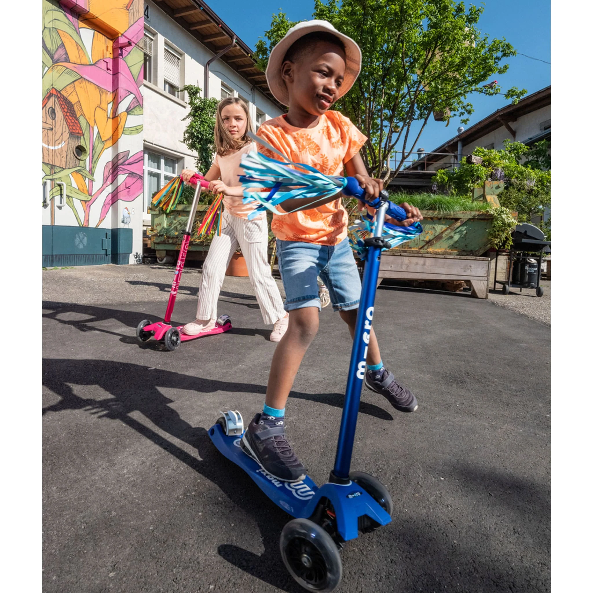 Trottinette LED Maxi MICRO Deluxe - Bleu / Blanc - Image 8